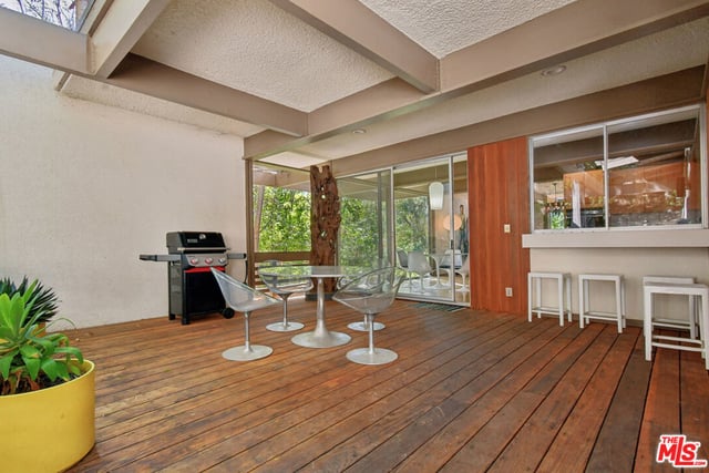 17269 Oak View Drive, Encino, CA 91316 — photo 19 of 47