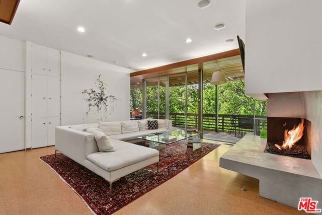 17269 Oak View Drive, Encino, CA 91316 — photo 30 of 47