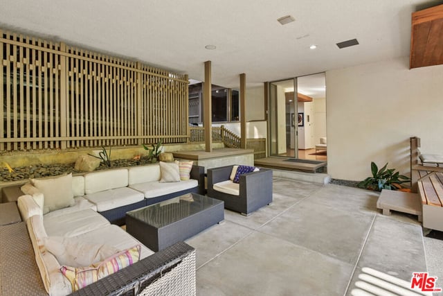 17269 Oak View Drive, Encino, CA 91316 — photo 34 of 47