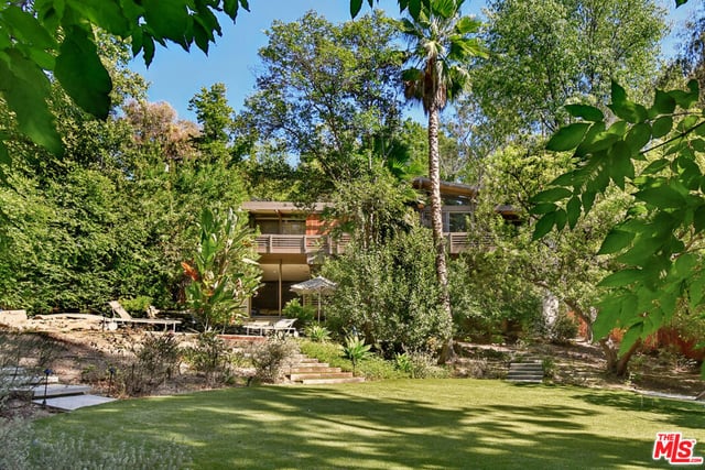 17269 Oak View Drive, Encino, CA 91316 — photo 39 of 47