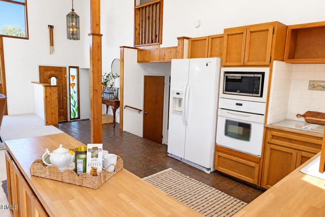 6860 Worth Way, Camarillo, CA 93012 — photo 11 of 35