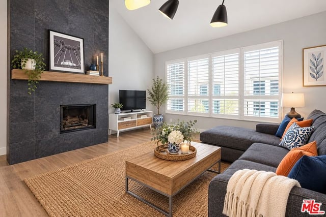 1412 N Crescent Heights Boulevard 203, West Hollywood, CA 90046 — photo 2 of 16
