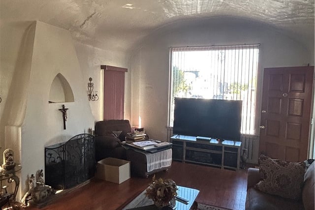 544 W 112th, Los Angeles, CA 90044 — photo 4 of 17