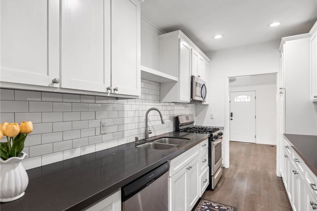 2418 Del Amo Blvd, Torrance, CA 90501 — photo 4 of 17