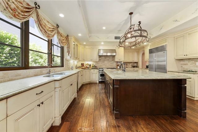 12226 Paisley Lane, Los Angeles, CA 90049 — photo 12 of 29
