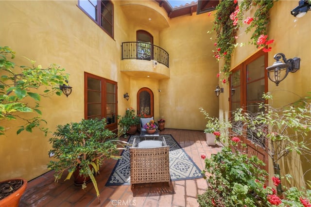 12226 Paisley Lane, Los Angeles, CA 90049 — photo 3 of 29