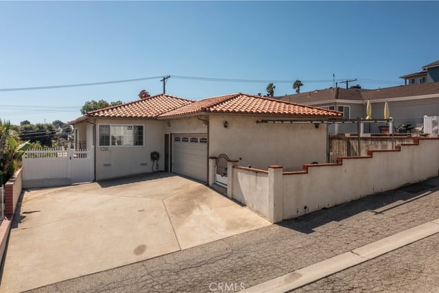 1306 W 25th, San Pedro, CA 90732 — photo 2 of 39