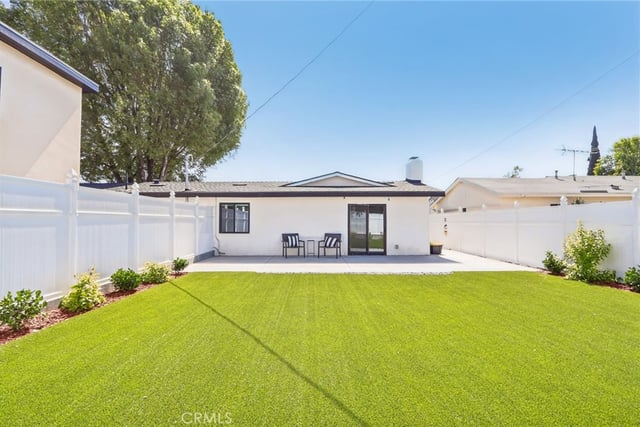 22241 Wyandotte, Canoga Park, CA 91303 — photo 18 of 44
