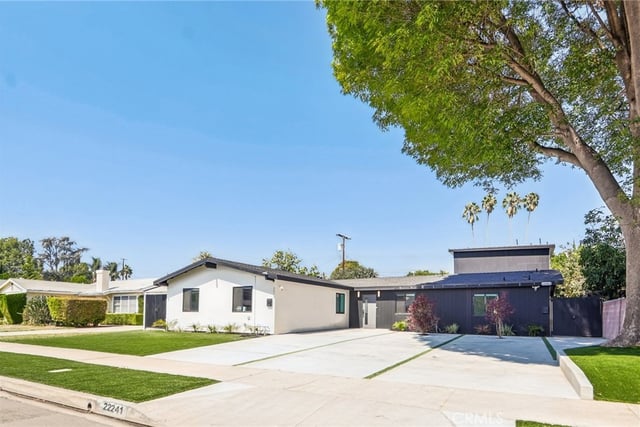 22241 Wyandotte, Canoga Park, CA 91303 — photo 5 of 44