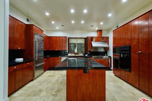 23460 Hatteras Street, Woodland Hills, CA 91367 — photo 10 of 25