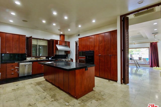 23460 Hatteras Street, Woodland Hills, CA 91367 — photo 15 of 25