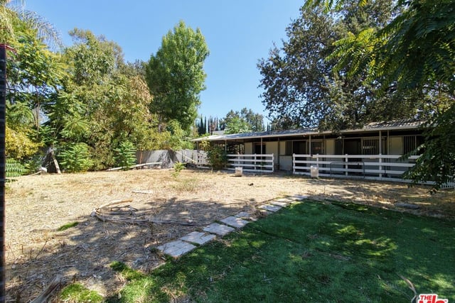 23460 Hatteras Street, Woodland Hills, CA 91367 — photo 23 of 25