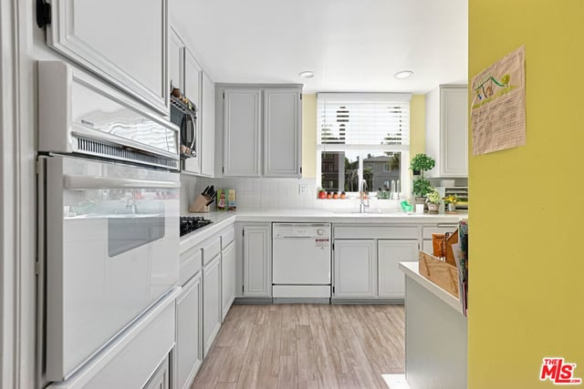 2338 S Beverly Glen Boulevard, Los Angeles, CA 90064 — photo 7 of 14