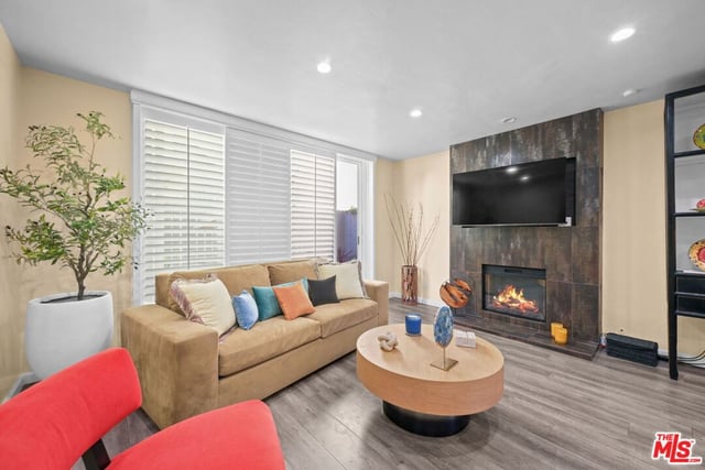5951 Canterbury Drive 20, Culver City, CA 90230 — photo 3 of 21