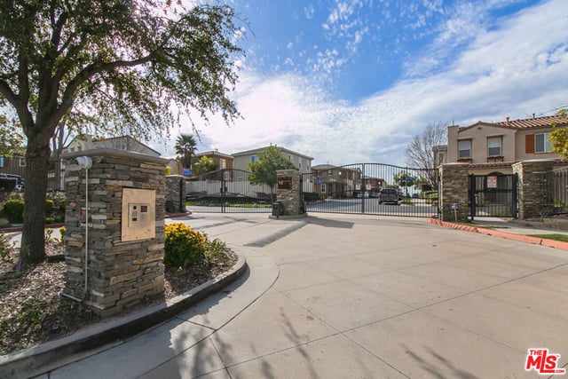 26070 Medici Court, Santa Clarita, CA 91350 — photo 34 of 37