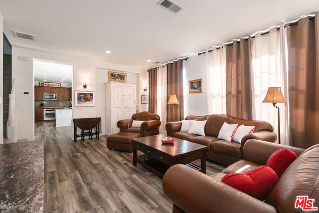 26070 Medici Court, Santa Clarita, CA 91350 — photo 6 of 37