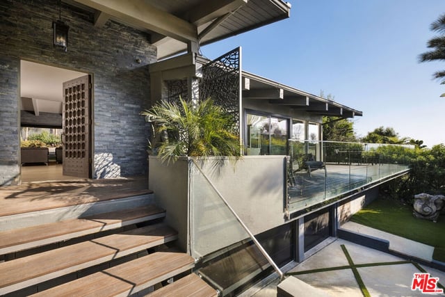 344 Arno Way, Pacific Palisades, CA 90272 — photo 3 of 35