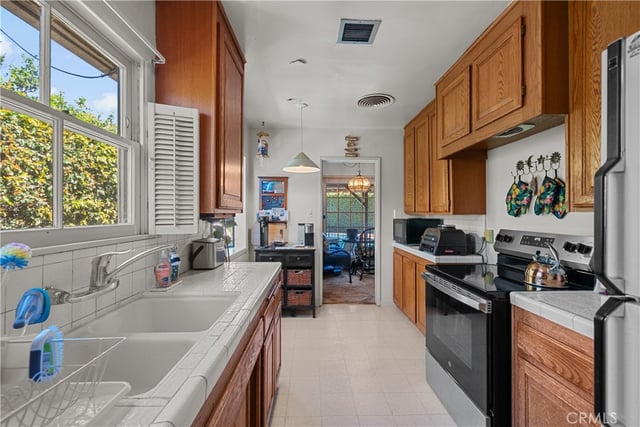 17231 Lanark, Van Nuys, CA 91406 — photo 10 of 46