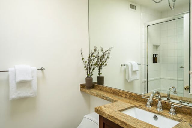 9196 Thrasher Avenue, Los Angeles, CA 90069 — photo 38 of 42