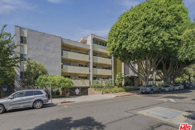 949 N Kings Road 309, West Hollywood, CA 90069 — photo 29 of 42