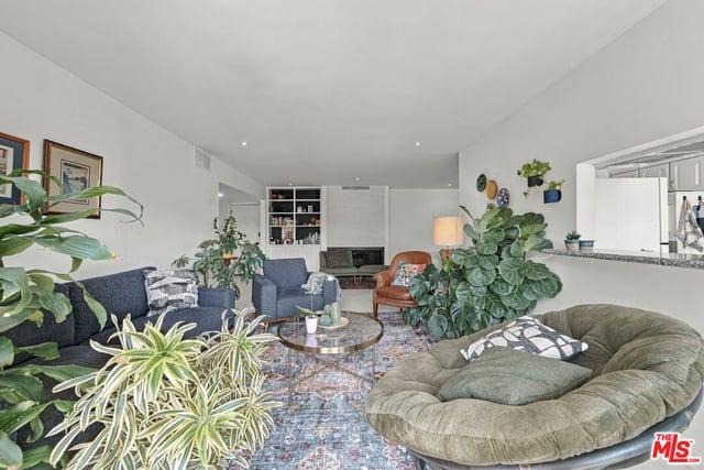 949 N Kings Road 309, West Hollywood, CA 90069 — photo 5 of 42