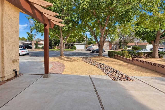 44721 Benald Street, Lancaster, CA 93535 — photo 6 of 42