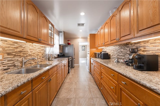 6238 Longridge Avenue, Van Nuys, CA 91401 — photo 11 of 28