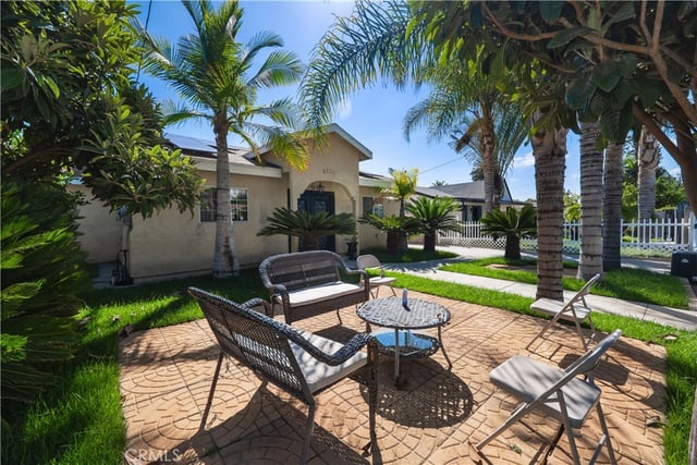 6238 Longridge Avenue, Van Nuys, CA 91401 — photo 4 of 28