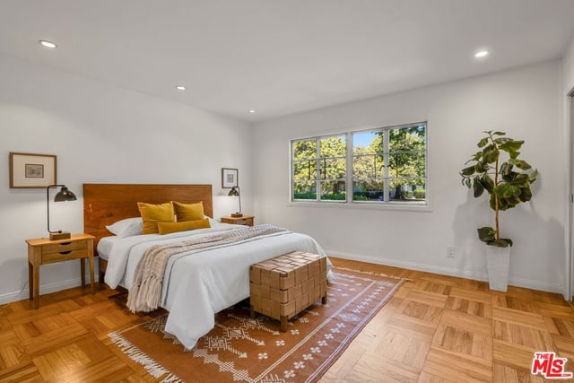 5516 Village Green, Los Angeles, CA 90016 — photo 12 of 30