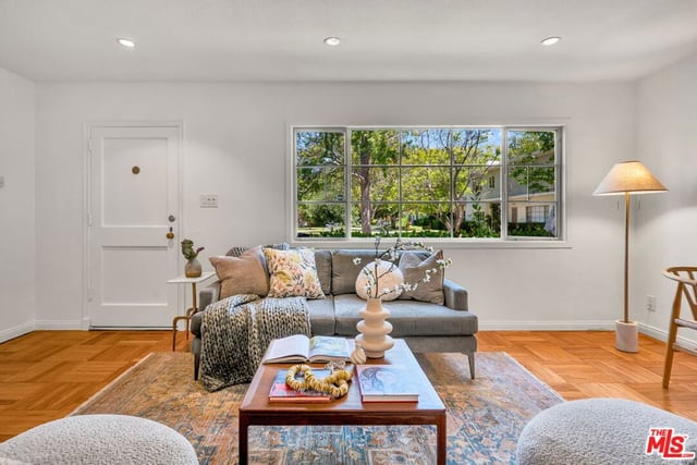 5516 Village Green, Los Angeles, CA 90016 — photo 6 of 30