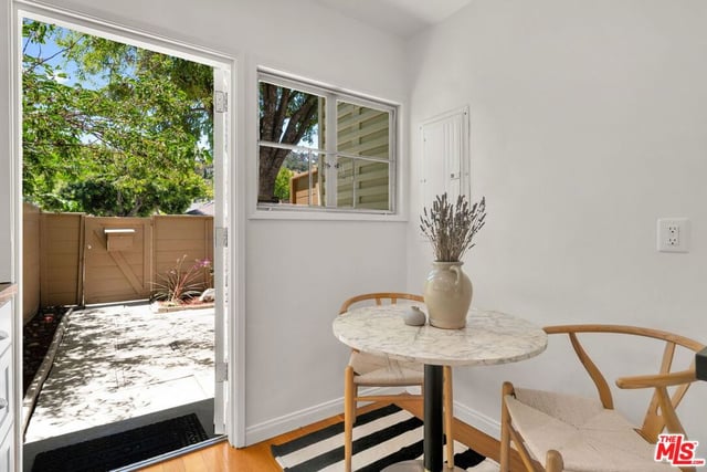5516 Village Green, Los Angeles, CA 90016 — photo 9 of 30