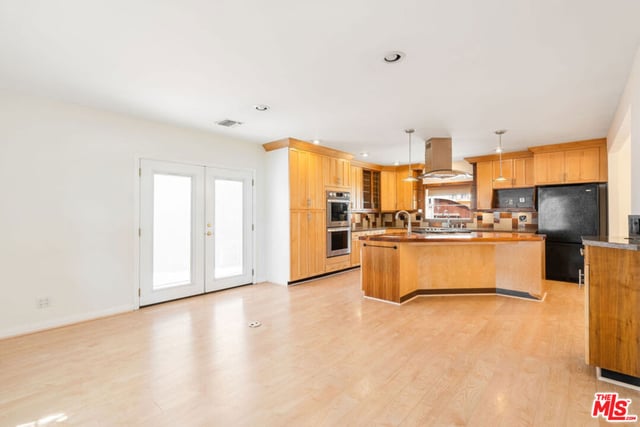 1221 N Frederic Street, Burbank, CA 91505 — photo 12 of 74