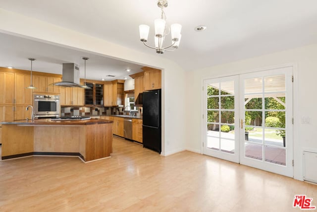 1221 N Frederic Street, Burbank, CA 91505 — photo 26 of 74