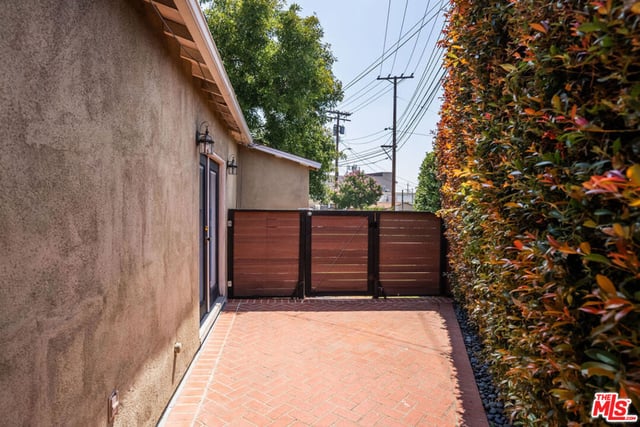 1221 N Frederic Street, Burbank, CA 91505 — photo 42 of 74