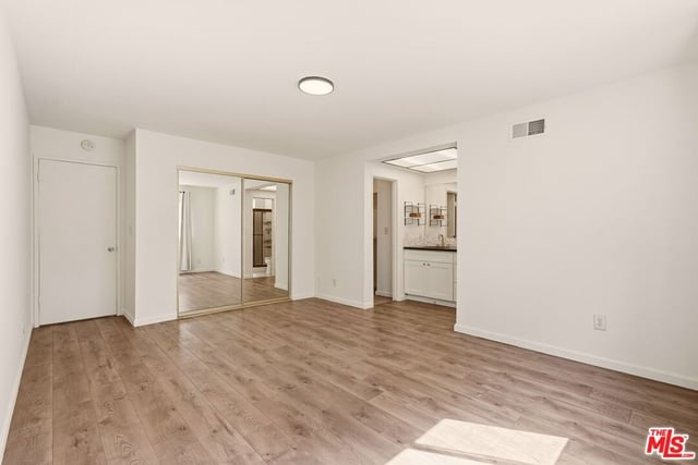 14120 Yukon Avenue 8, Hawthorne, CA 90250 — photo 20 of 34