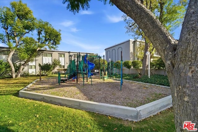 22030 Calvert Street 6, Woodland Hills, CA 91367 — photo 18 of 18