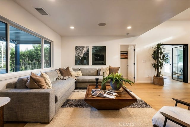 2543 Colby, Los Angeles, CA 90064 — photo 8 of 71