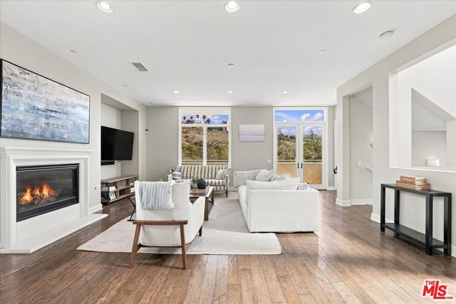 13071 Bluff Creek Drive, Los Angeles, CA 90094 — photo 14 of 70