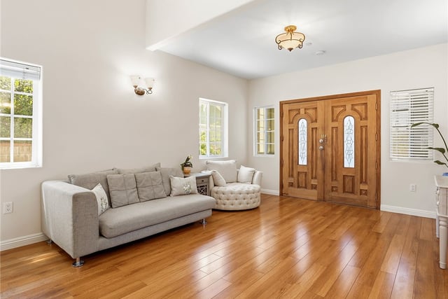 3305 Community Avenue, Glendale, CA 91214 — photo 15 of 73