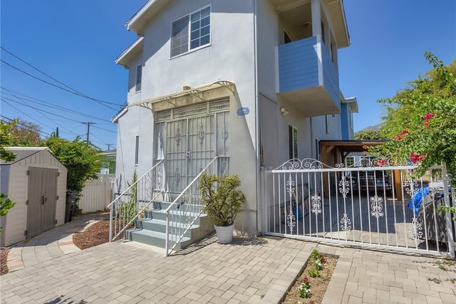 3305 Community Avenue, Glendale, CA 91214 — photo 3 of 73