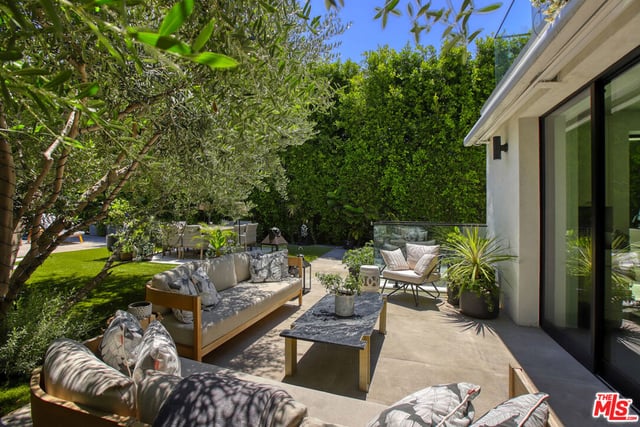 810 N Orlando Avenue, Los Angeles, CA 90069 — photo 13 of 33