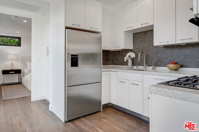 810 N Orlando Avenue, Los Angeles, CA 90069 — photo 31 of 33