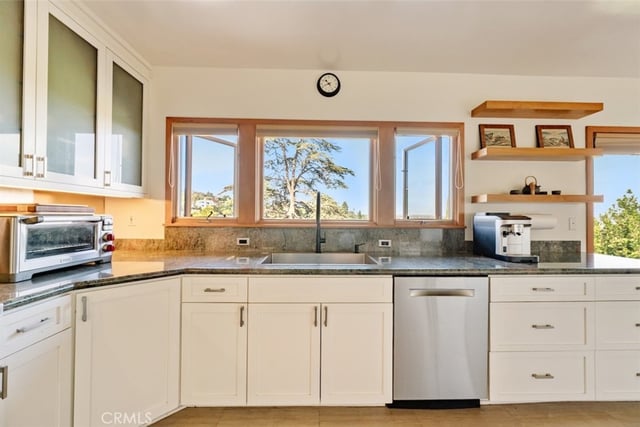 13201 Cheltenham, Sherman Oaks, CA 91423 — photo 14 of 43
