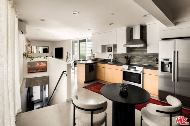 1125 N Beverly Glen Boulevard, Los Angeles, CA 90077 — photo 8 of 20