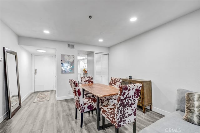 6545 Reseda Boulevard 6, Reseda, CA 91335 — photo 8 of 32