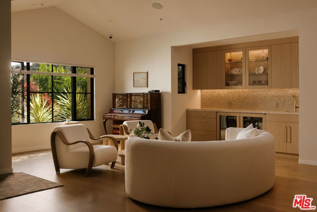 363 22nd Street, Santa Monica, CA 90402 — photo 4 of 24