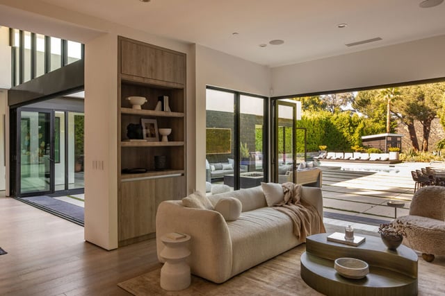7139 Macapa Drive, Los Angeles, CA 90068 — photo 10 of 62