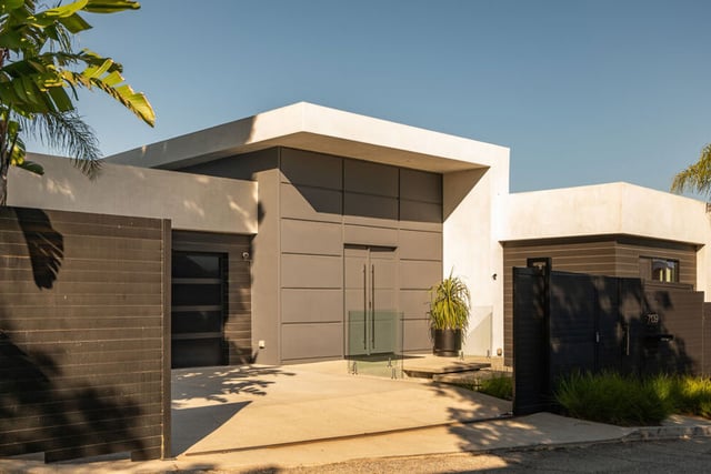 7139 Macapa Drive, Los Angeles, CA 90068 — photo 4 of 62