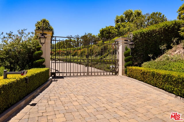 10 Beverly Ridge Terrace, Beverly Hills, CA 90210 — photo 2 of 35