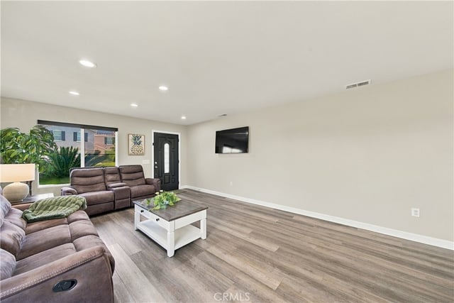 28228 Alton, Castaic, CA 91384 — photo 8 of 34